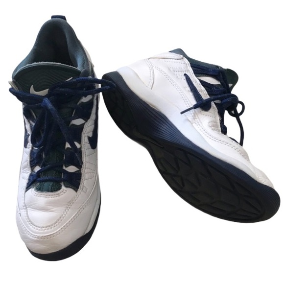 Nike Shoes - Vintage 90’s Nike women’s sneakers sz 6.5